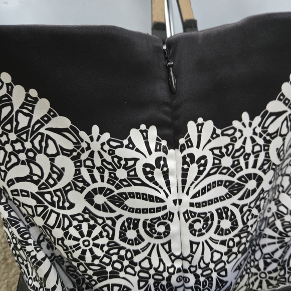 White House Black Market Strapless Black and White Dress - Picture 11 of 11